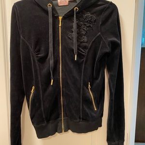 Jogging suit , velvet with flower detail